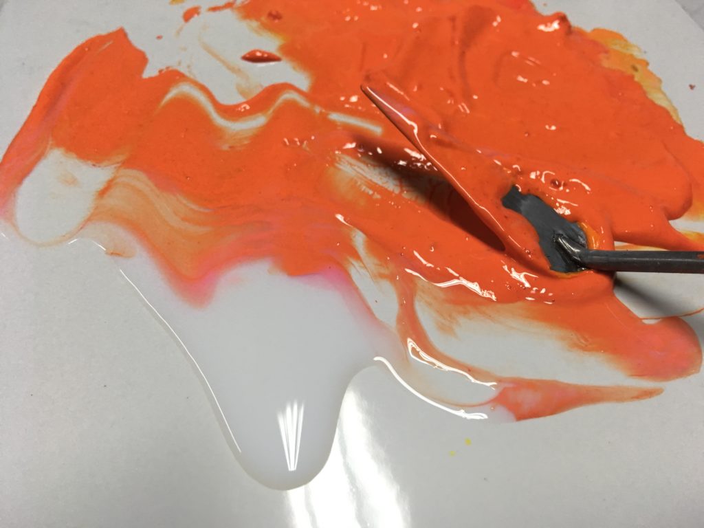 Cómo hacer pintura acrílica en 5 simples pasos 