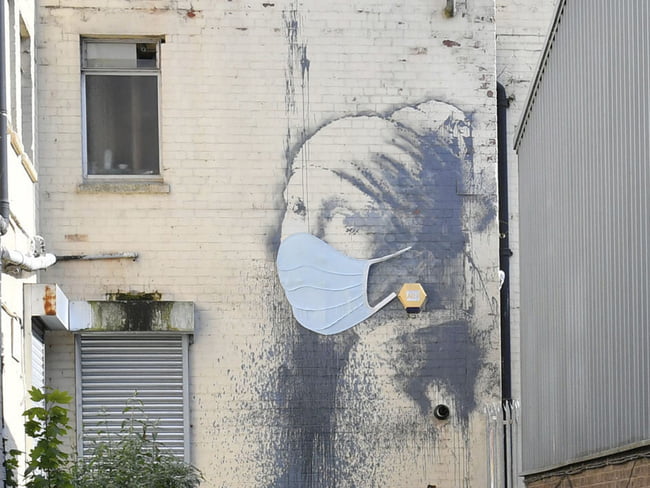 Johannes Vermeer: Más que "La Joven de la Perla" 55 the mural is painted on a harbour side building in the street of artists home city bristol in west england in 2014